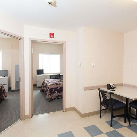 Residence & Conference Centre - Kitchener-Waterloo エクステリア 写真