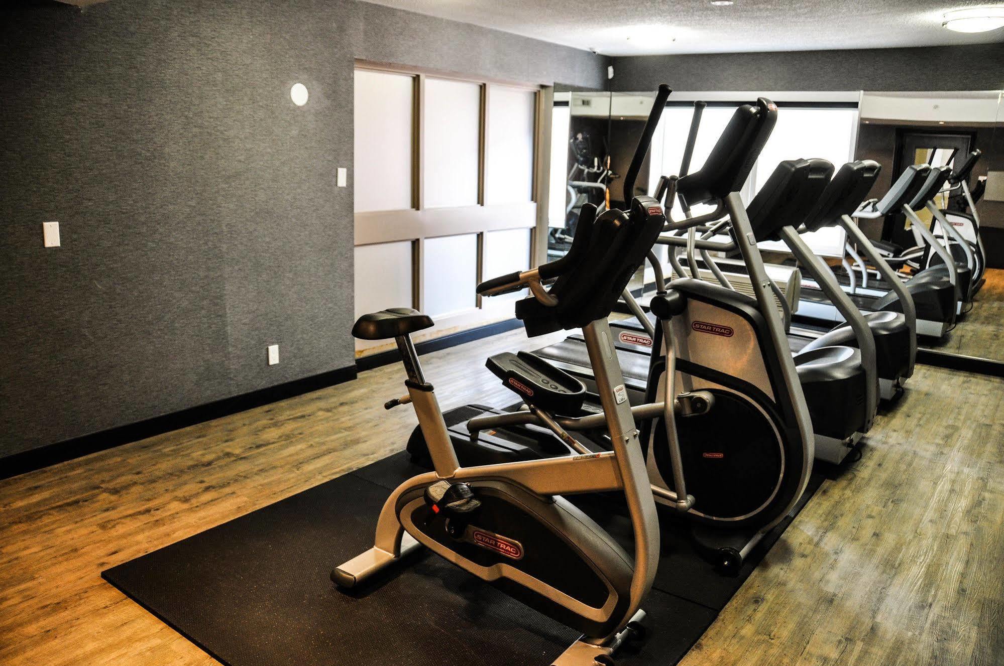 Residence & Conference Centre - Kitchener-Waterloo エクステリア 写真